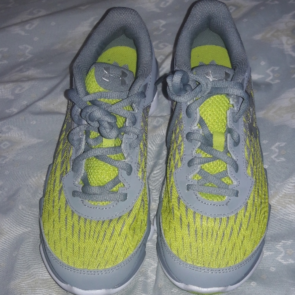 🛑SOLD🛑Under Armour Sneakers